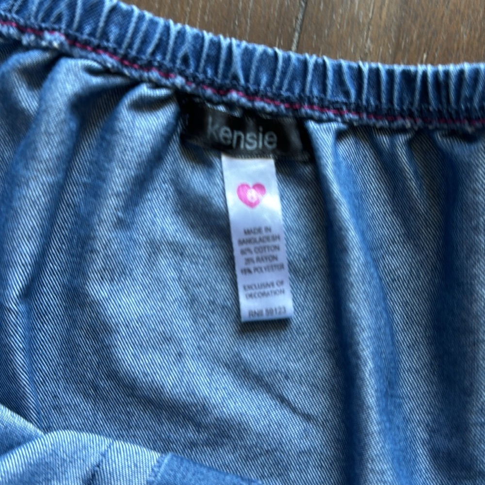 Size 8 Kenzie pocketed crochet trim denim chambray romper jumpsuit shorts - Picture 2 of 7